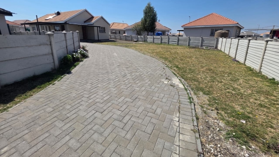 4 Bedroom Property for Sale in Freedom Park North West